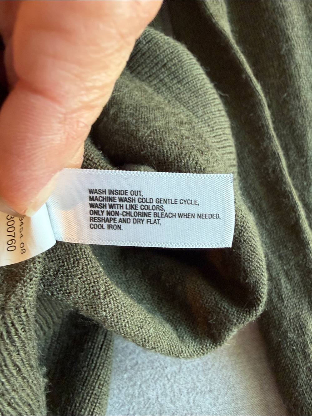 GAP 100% Wool Olive Green V-Neck Sweater, Large - Picture 4 of 9